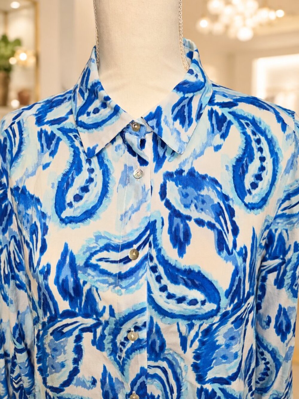 Rose + Olive Blue Paisley Button Front Blouse – Size Large - Picture 3 of 6